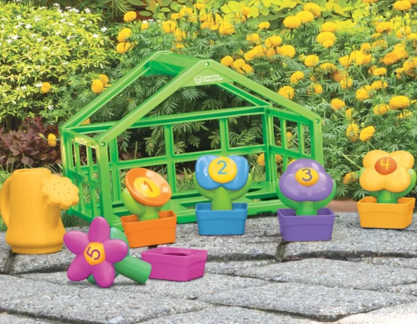 Growing Greenhouse Playset - 12 Pieces
