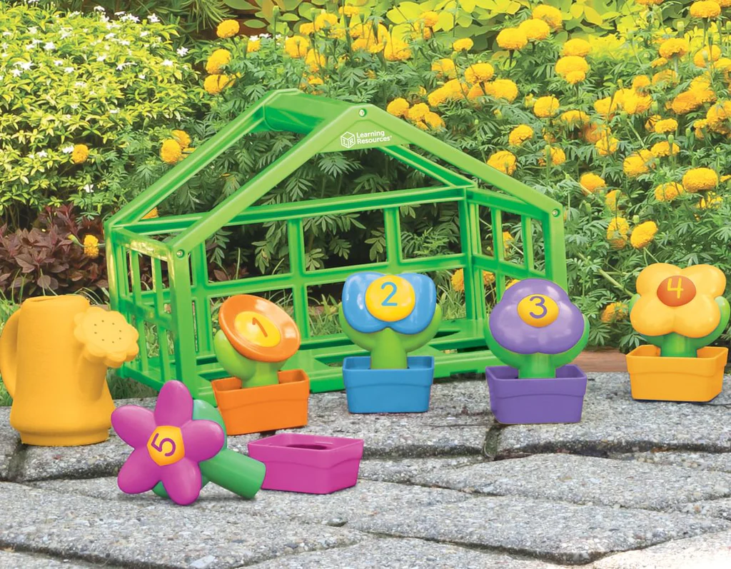 Growing Greenhouse Playset - 12 Pieces