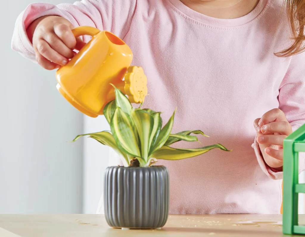 Growing Greenhouse Playset - 12 Pieces - Image 3